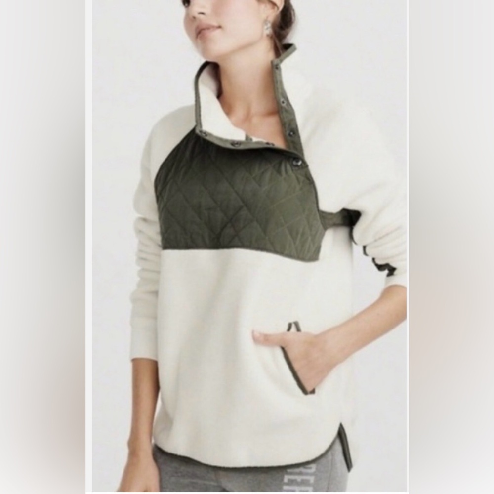 Woman’s Abercrombie & Fitch Asymmetrical SnapUp Fleece Hunter Green Size Small